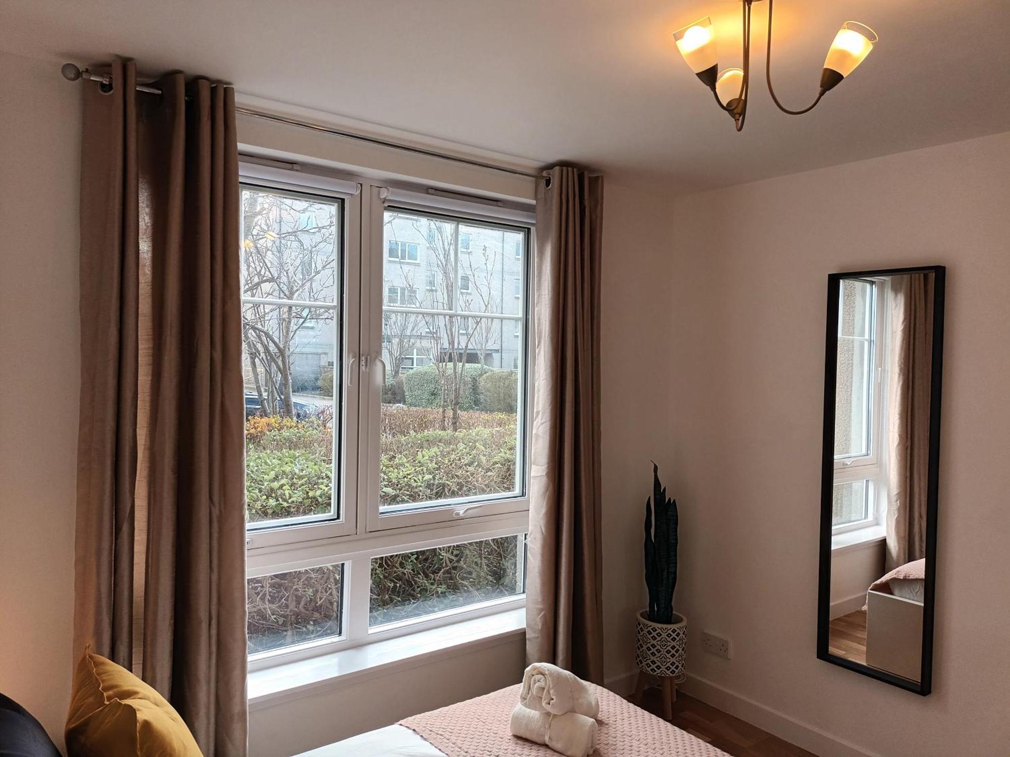 Spacious Elegant 2-Br Apartment In Aberdeen City Centre Exteriör bild